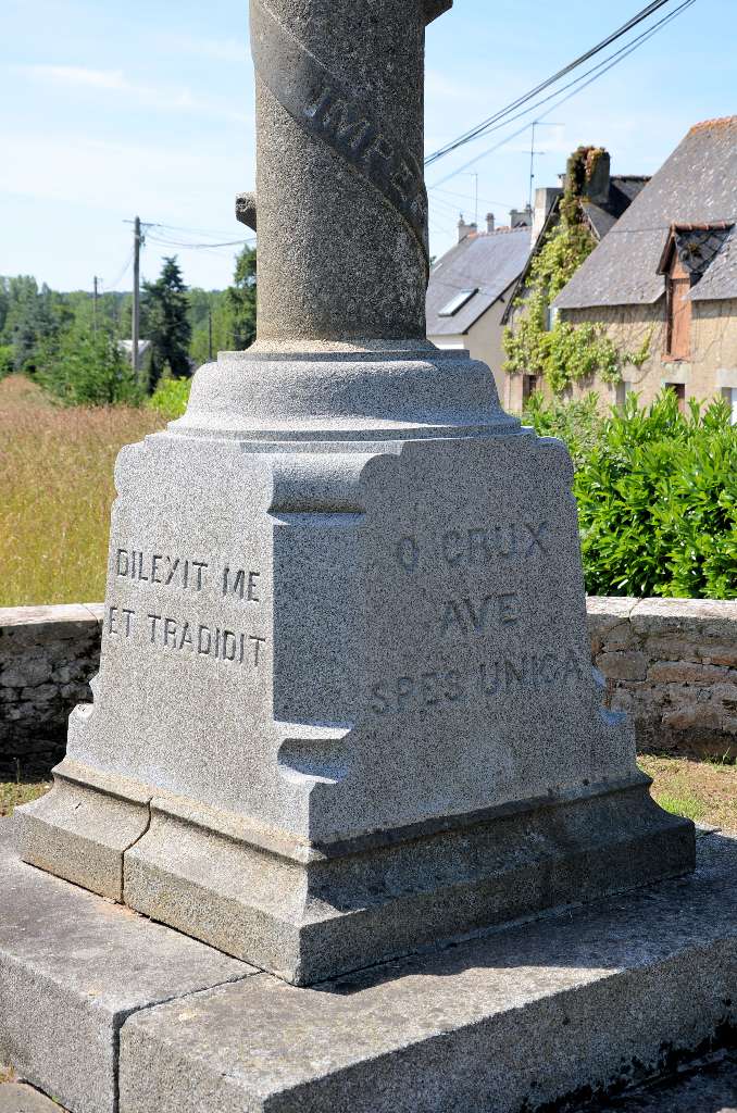 Croix du Bourg, Mohon