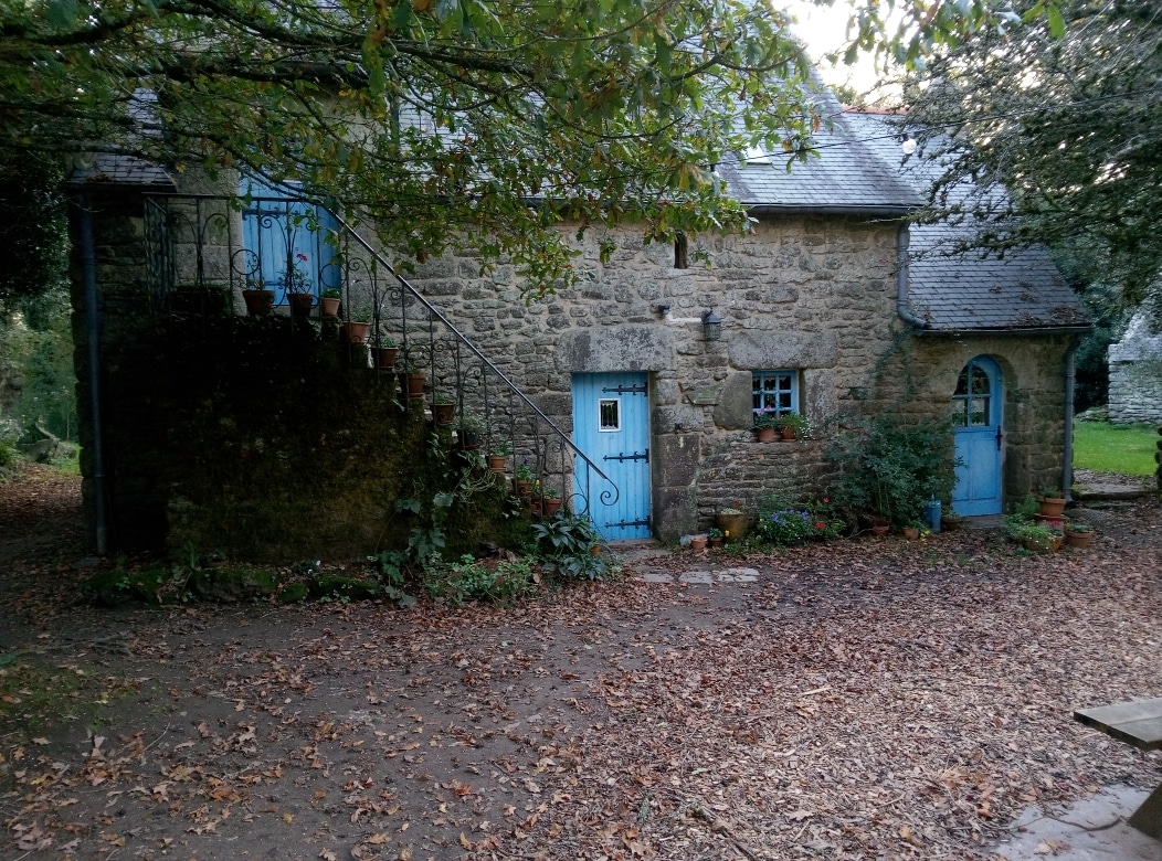 Façade avec escalier extérieur