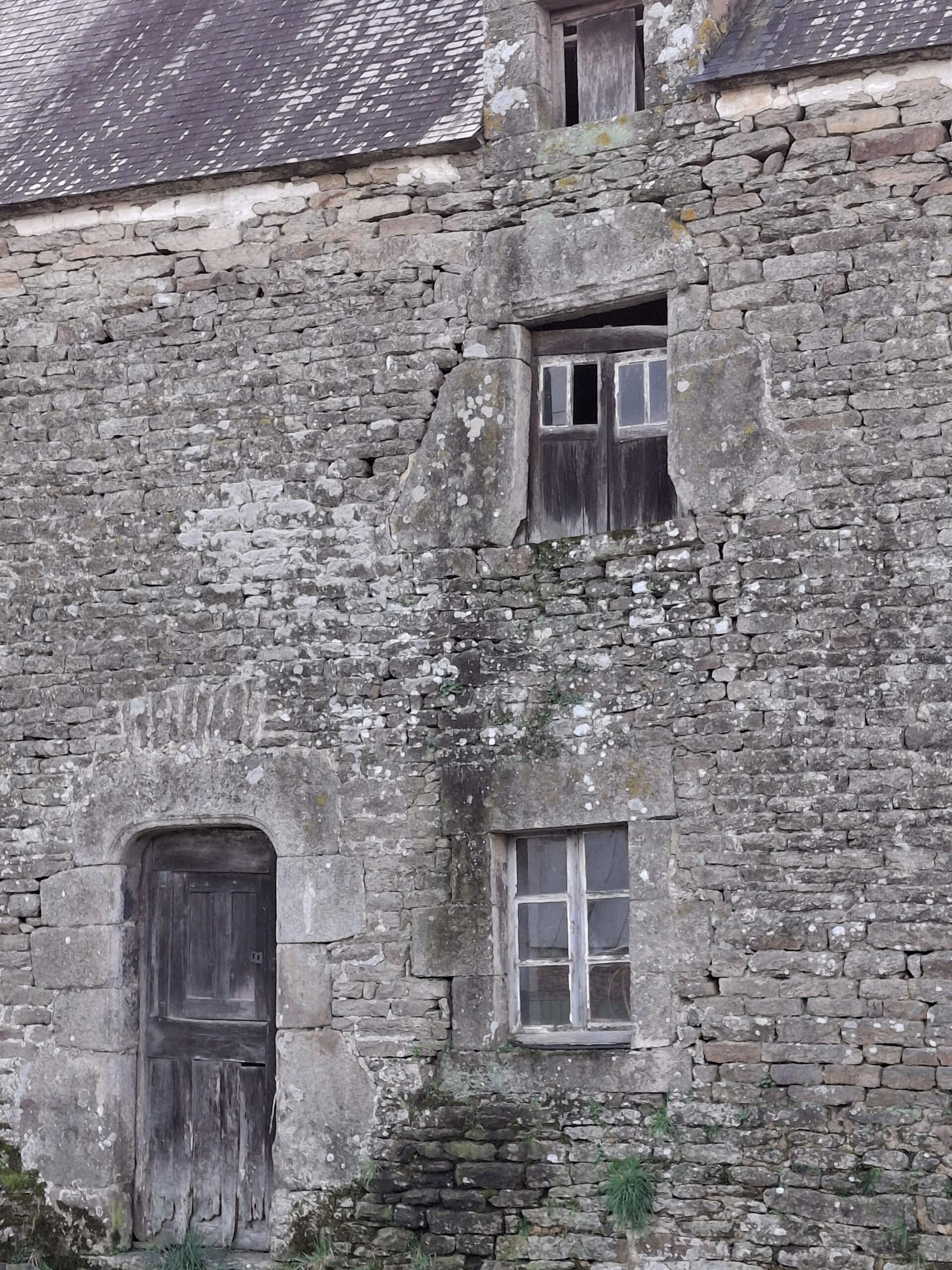 Façade est - Porte d'entrée