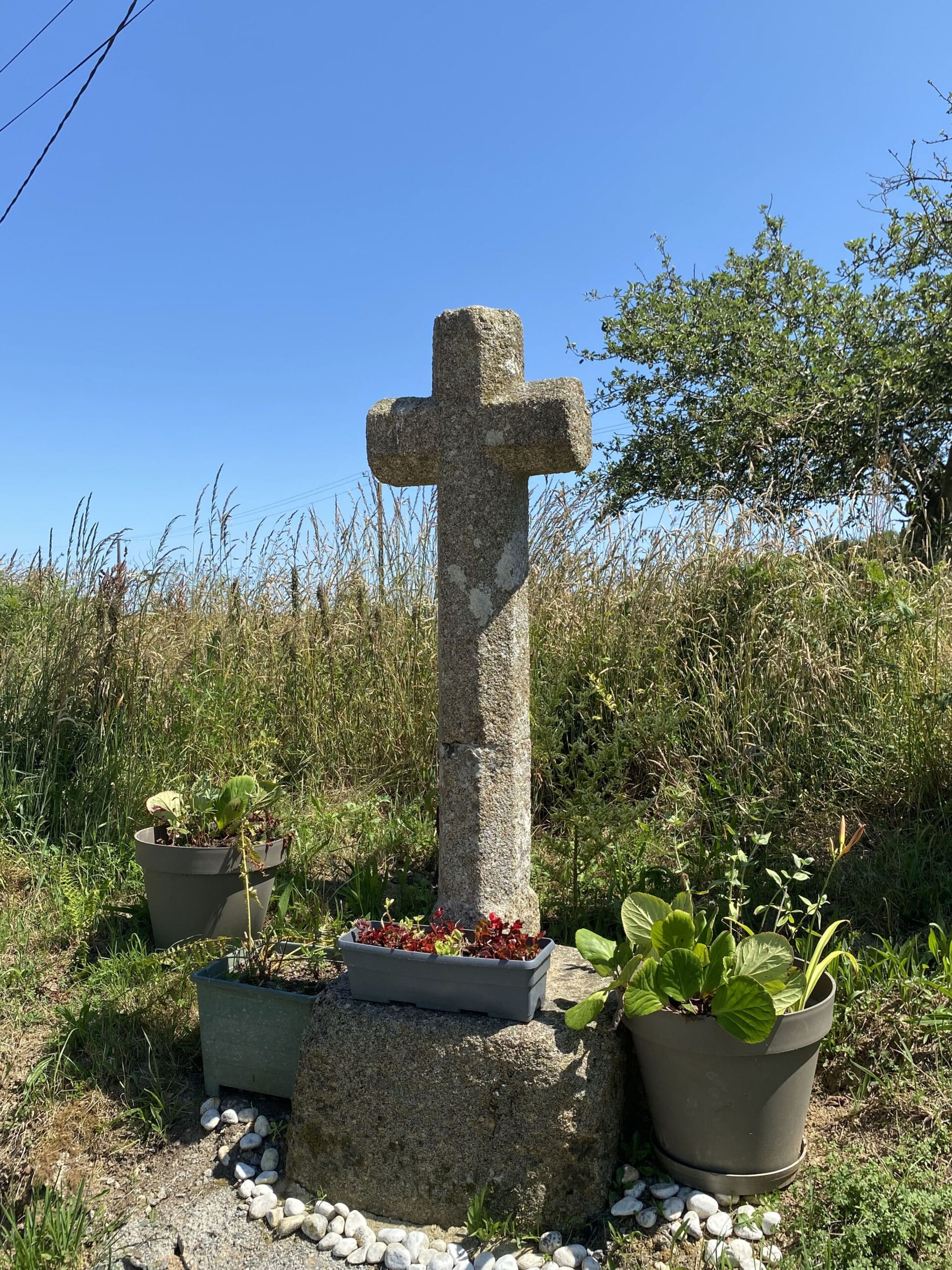 Croix de la Ville Jan, Guilliers, face nord.