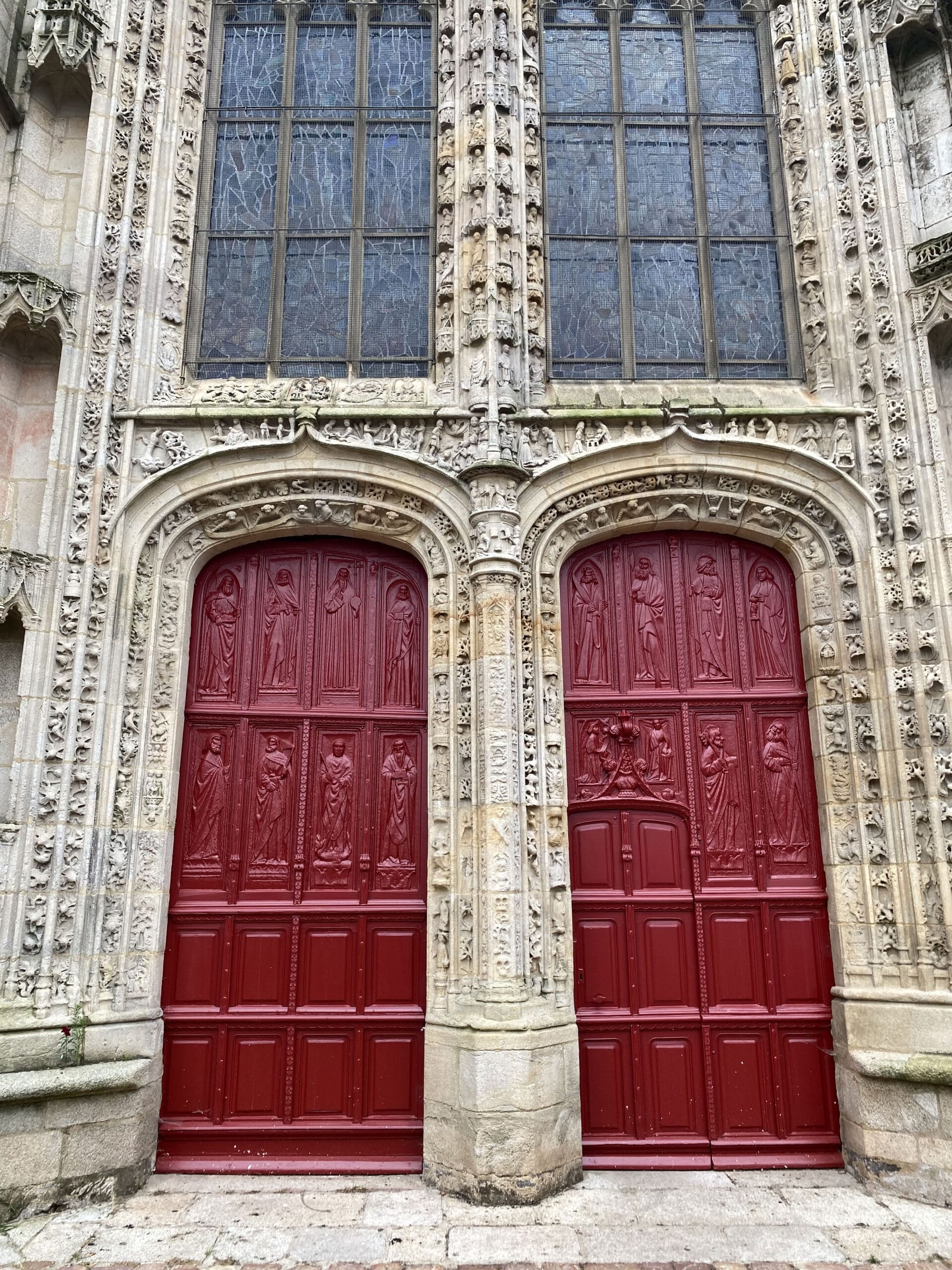 Vantaux du portail nord de l'église Saint-Armel de Ploërmel