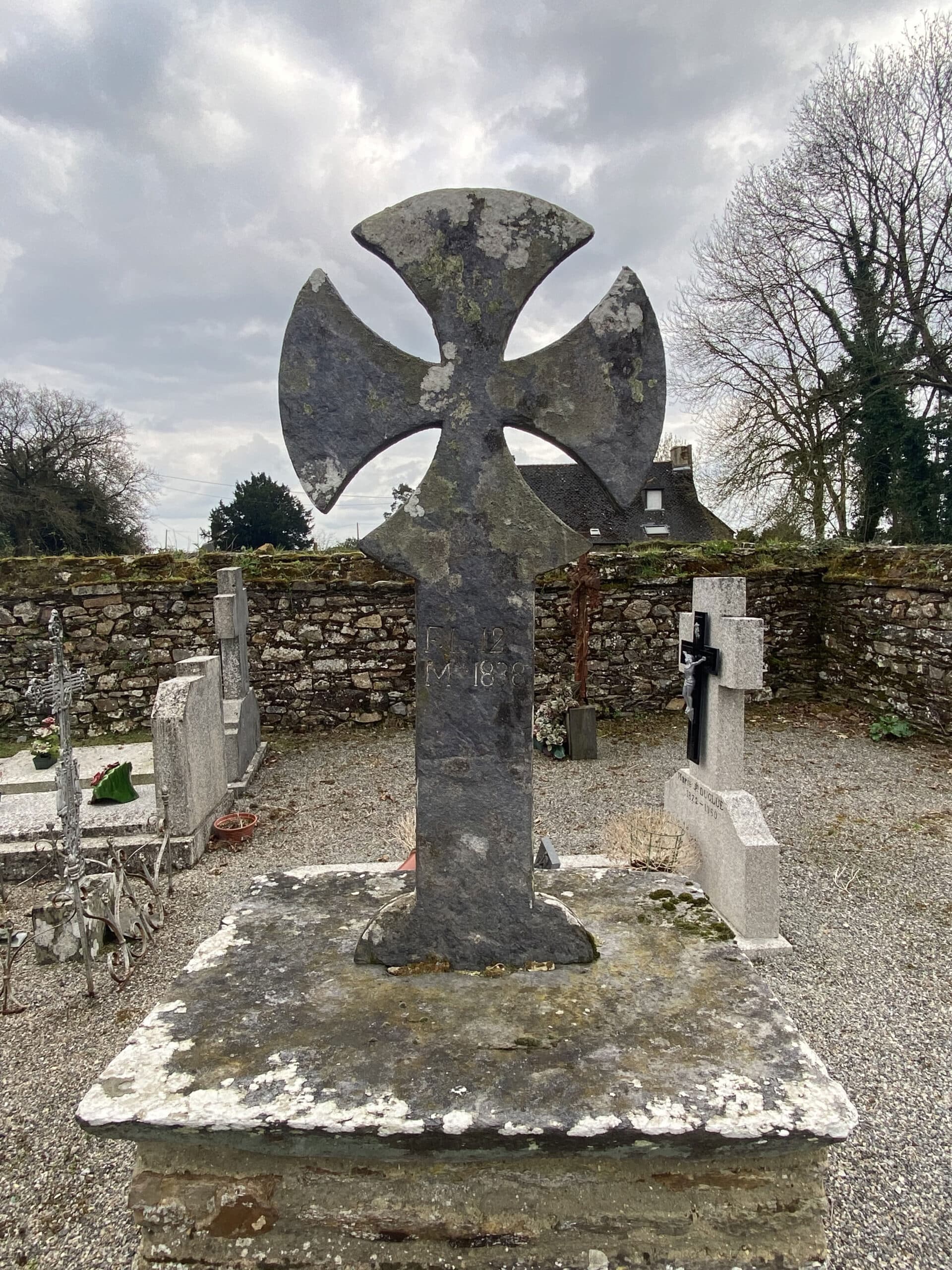 Croix du cimetière de la Haute-Bouëxière, Carentoir