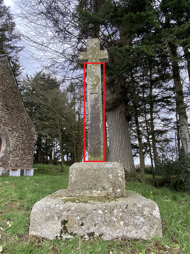 Croix de la chapelle de la Ville Tual, Saint-Brieuc-de-Mauron