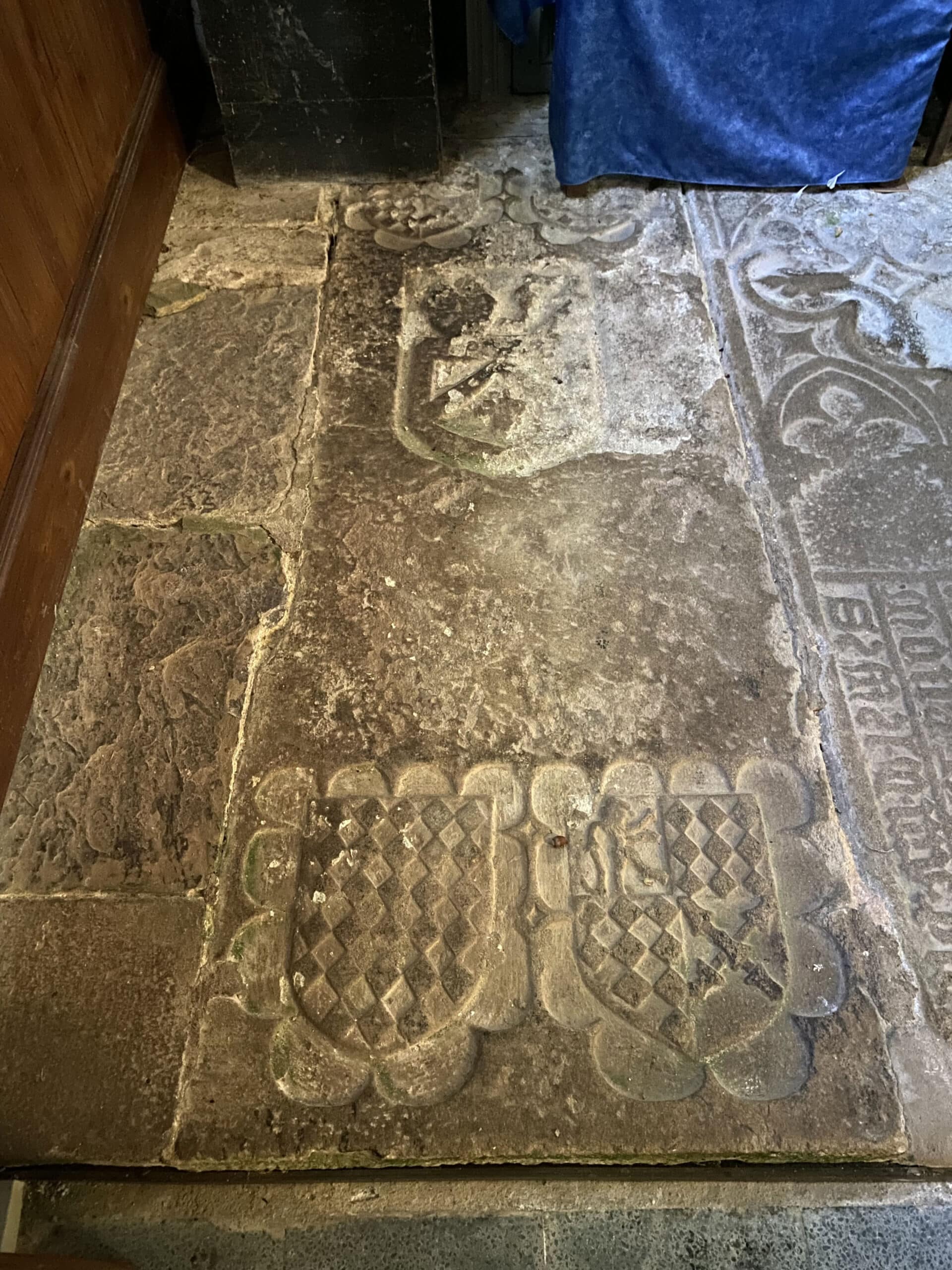 Dalle funéraire de François Thome, vue générale