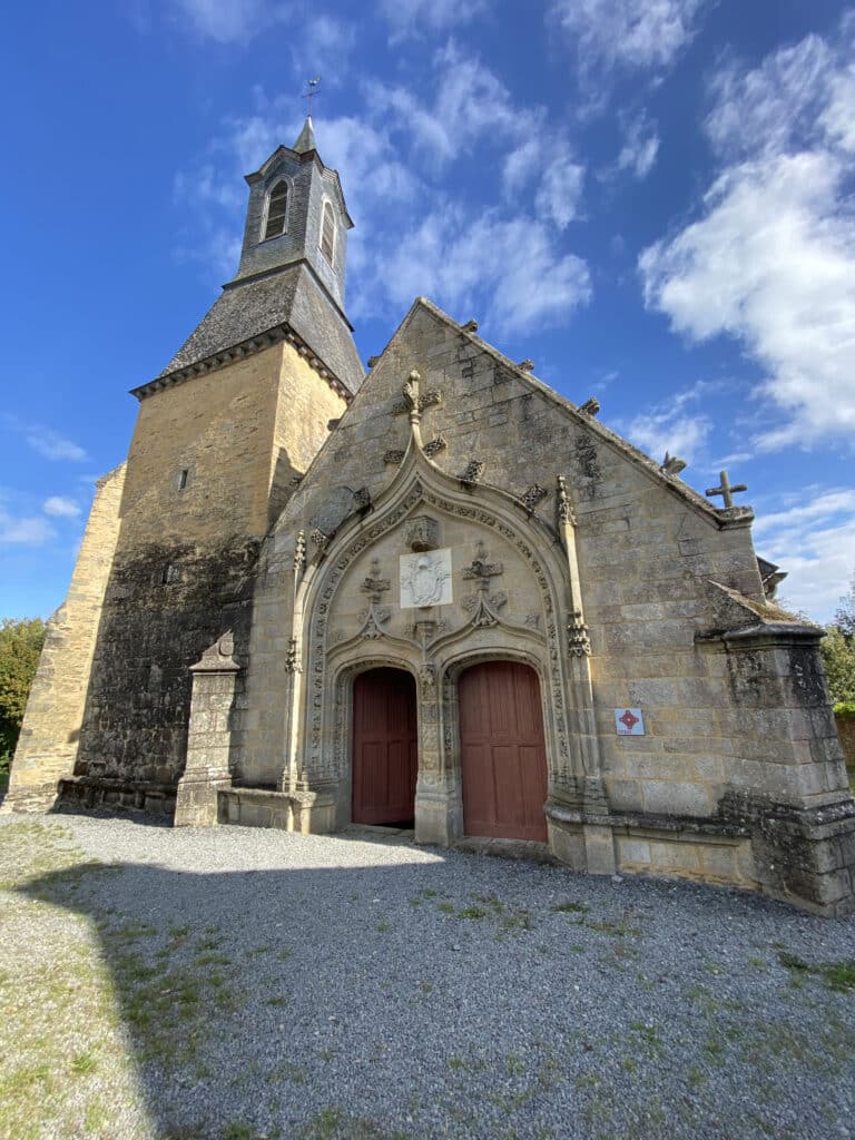 La chapelle Saint-Golven et son mobilier