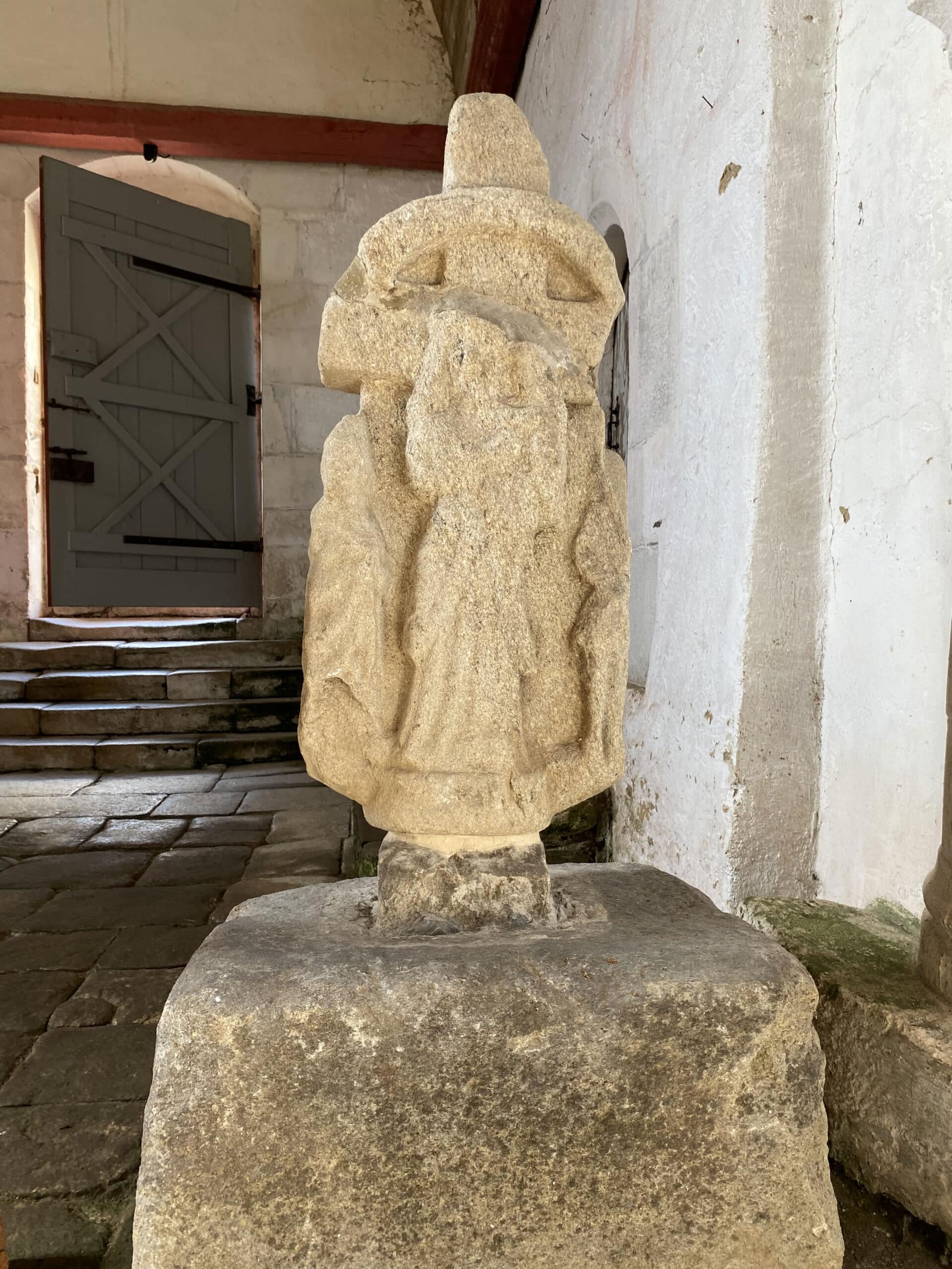 Croix, revers, 12e-13e siècle