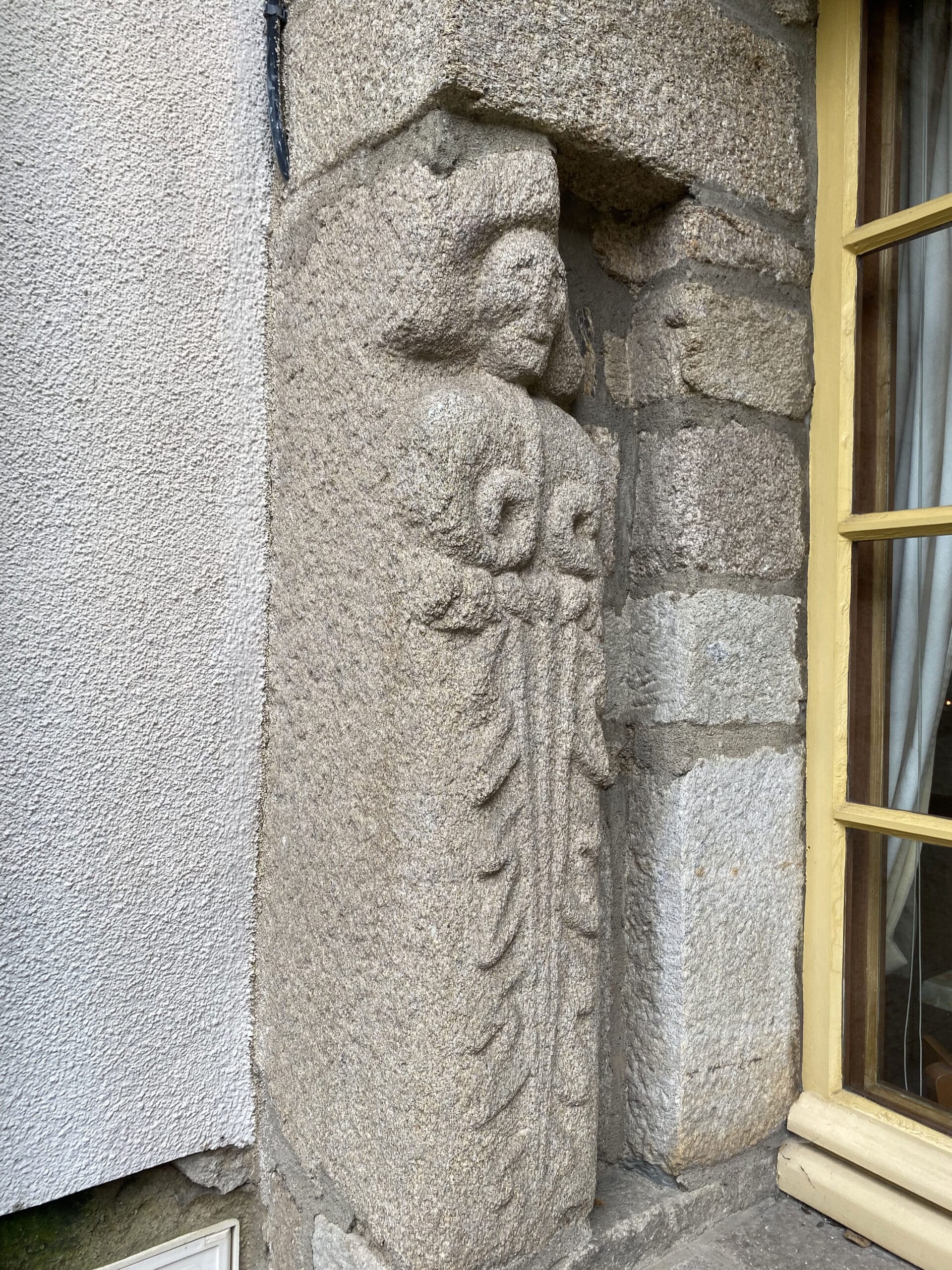 Cariatide, n°27, Rue Olivier de Clisson