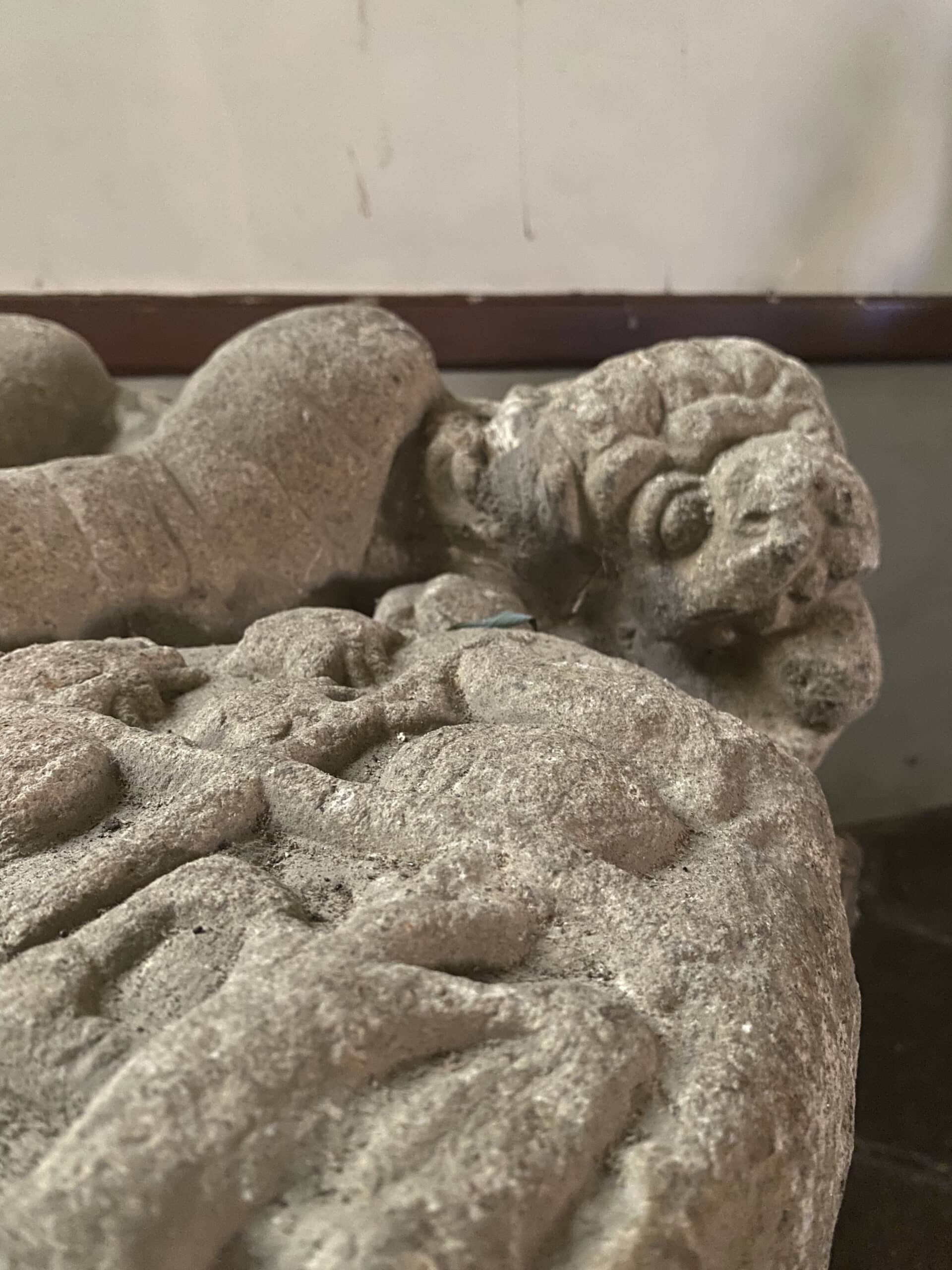 Chien (?) au pied du chevalier, détail