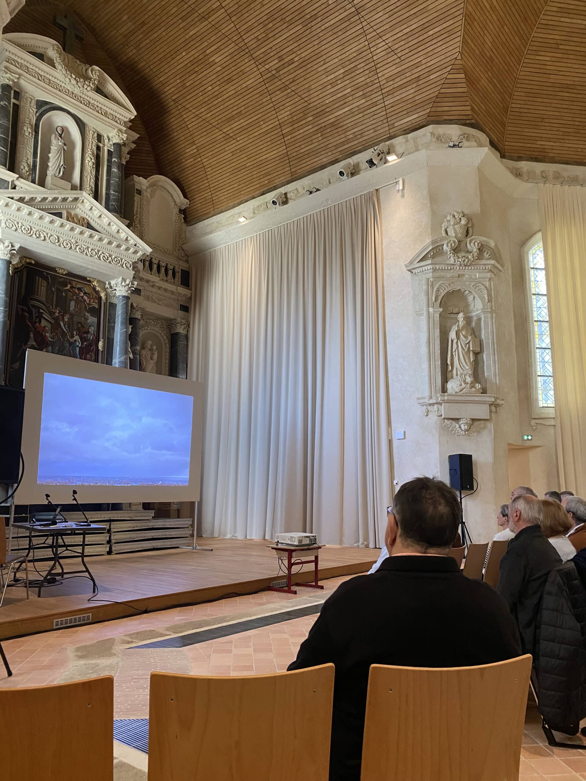 Projection du film la maison des sources