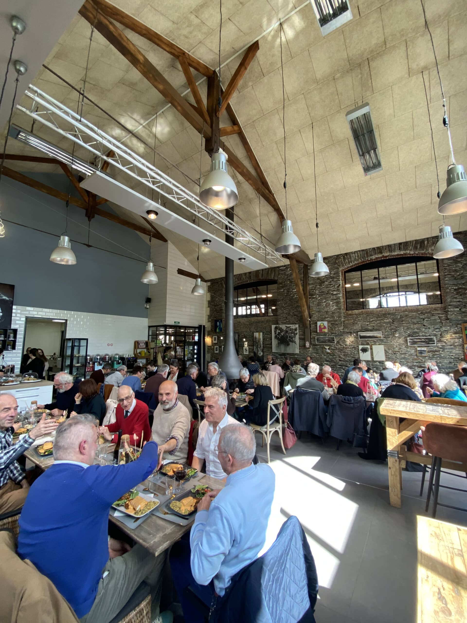 Déjeuner au Hangar par Morgane pour les bénévoles de l'Inventaire
