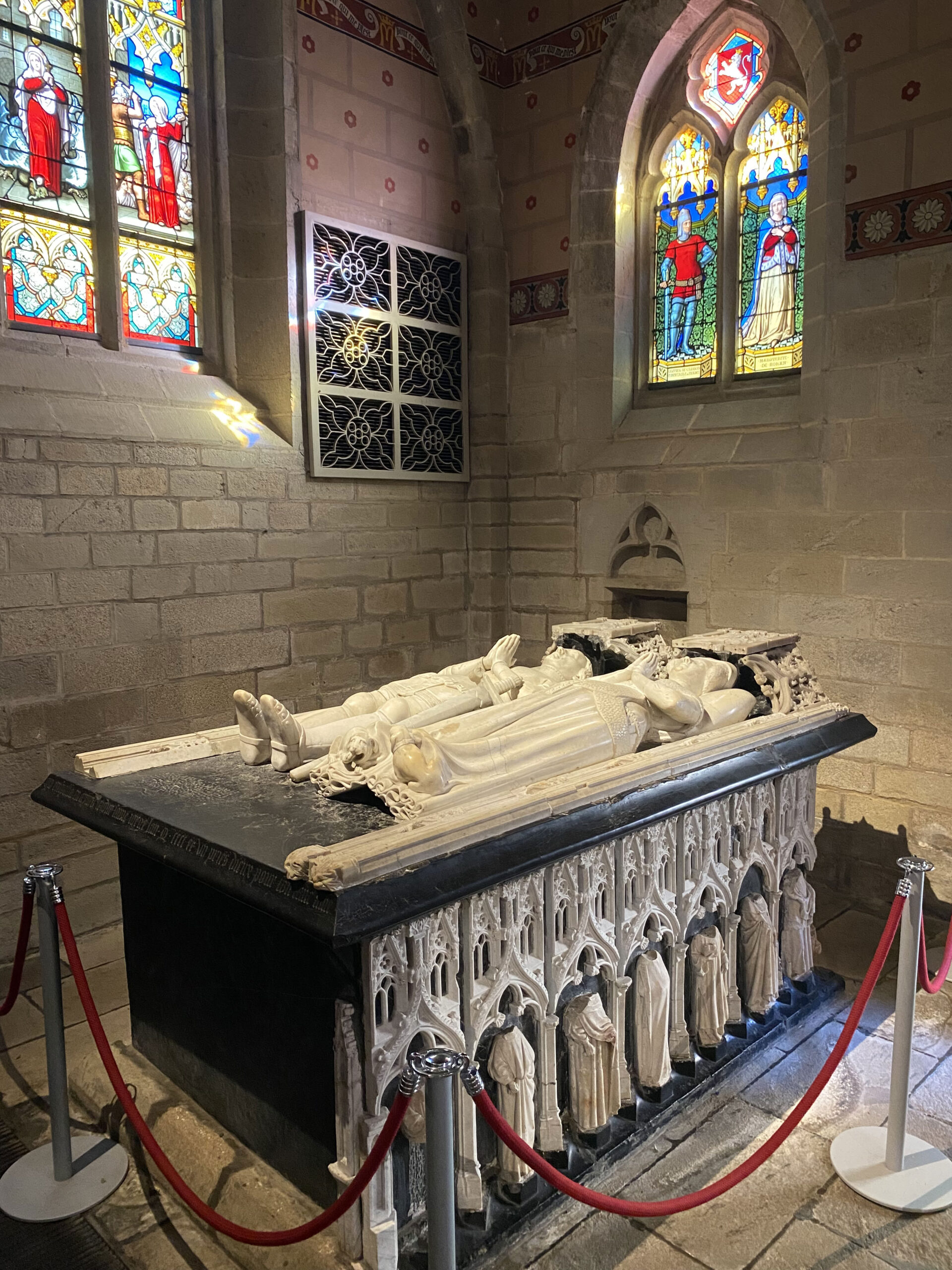 Gisant d'Olivier V de Clisson dans la Basilique Notre-Dame du Roncier en Josselin