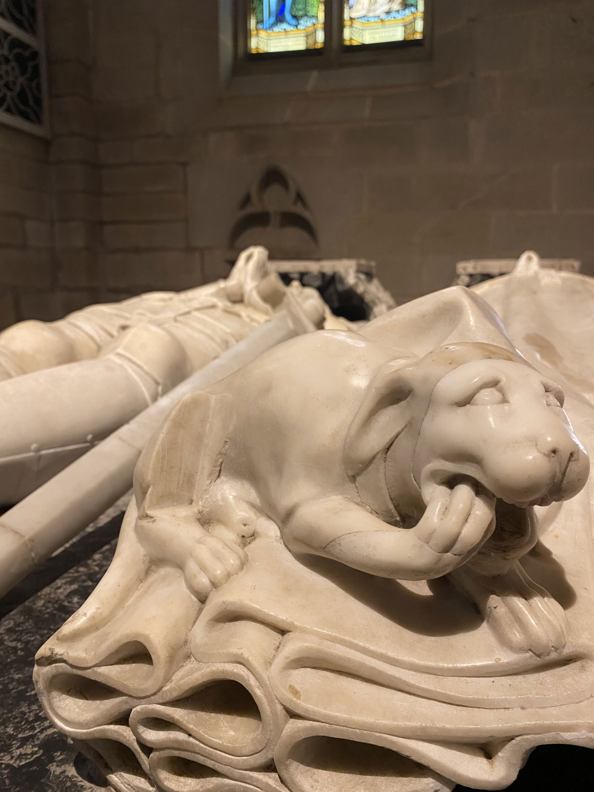 Détail du gisant d'Olivier V de Clisson